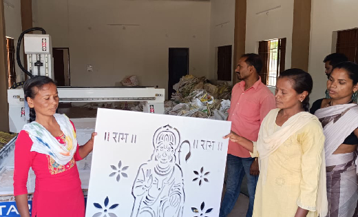 महासमुंद : फ्लैगशिप योजनाओं से ग्रामीणों के जीवन में आ रहा ब... - CG Sandesh