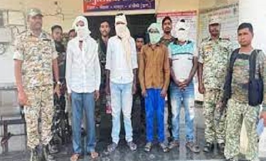  CG : पुलिस ने 4 लोगों को किया गिरफ्तार...देवी की प्रतिमा मे... - CG Sandesh