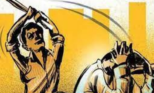 महासमुंद : खेत से लौट रहे व्यक्ति पर भाई ने किया फावड़ा से हमला