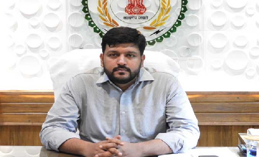 महासमुंद : कलेक्टर प्रभात मलिक ने किया राजस्व अधिकारियों के ... - CG Sandesh