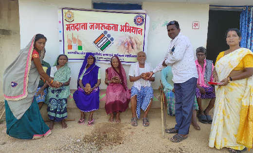 महासमुंद : मतदाता जागरूकता कार्यक्रम स्वीप के तहत वृद्धजनों ... - CG Sandesh