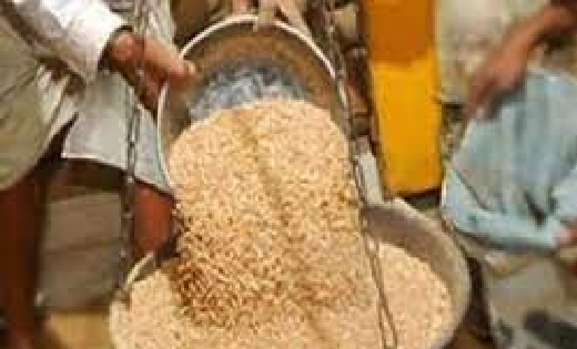 CG : राशन कार्डधारी किराना स्टोर्स बेच रहे थे चावल, किराना स... - CG Sandesh