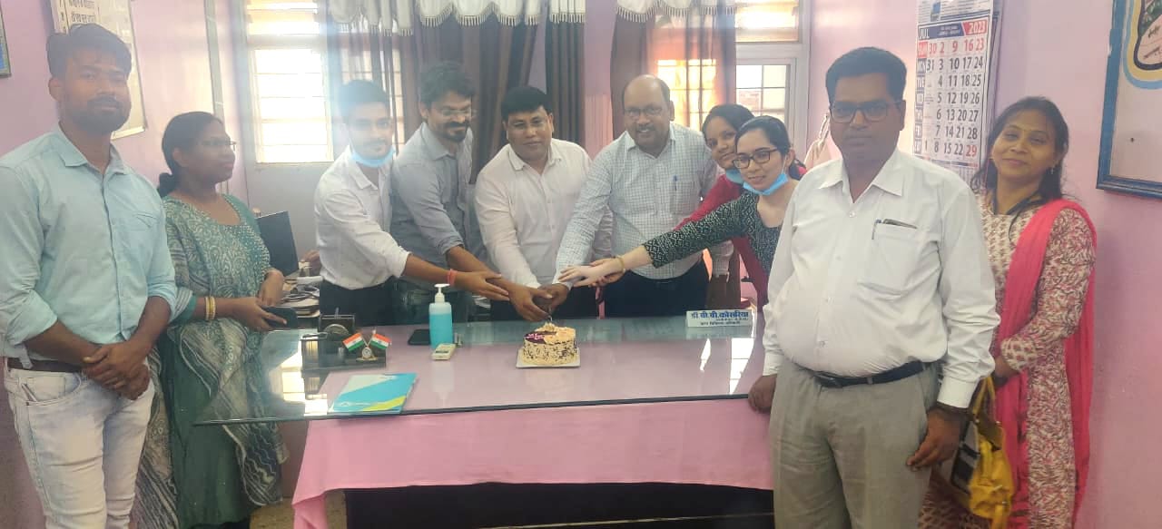 सामुदायिक स्वास्थ्य केंद्र सरायपाली में डॉक्टर्स डे मनाया गय... - CG Sandesh