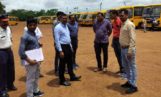 महासमुंद : स्कूल/शैक्षणिक संस्थानों के वाहनों का किया गया भौ... - CG Sandesh