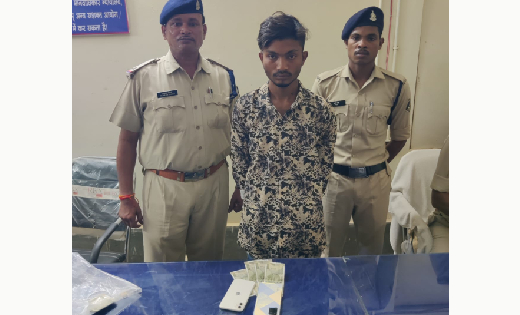 महासमुंद : गार्डन के पास चाकू दिखाकर पैसे और मोबाइल लूटने वाले आरोपी गिरफ्तार