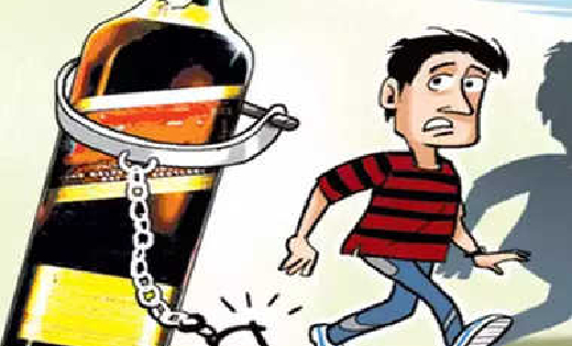 तुमगांव : घर के बाद में रखे 15 लीटर अवैध शराब के साथ आरोपी गिरफ्तार