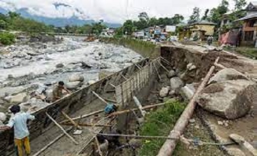   बादल फटने से 7 लोगों की मौत, कई लोग फंसे