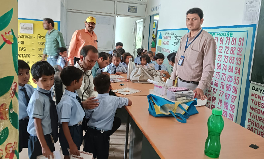 बसना : राष्ट्रीय बाल स्वास्थ्य कार्यक्रम के  तहत सेजेस के बच... - CG Sandesh