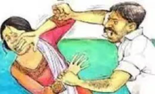 पिथौरा : शराब के नशे में महिला से की मारपीट - CG Sandesh