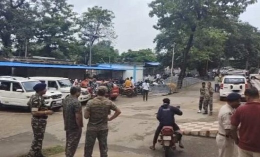 कैंप में हड़कंप मचा : CRPF जवान ने खुद को गोली मारकर की खुदकु... - CG Sandesh