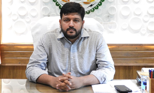 महासमुंद : नदी-नालों एवं पुराने पुल-पुलियों को पार करते समय ... - CG Sandesh