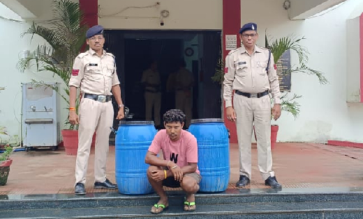 बसना : 100 लीटर महुआ शराब के साथ आरोपी गिरफ्तार - CG Sandesh
