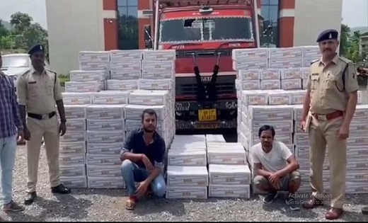 छत्तीसगढ़ में लाखों रुपए के अवैध शराब के साथ दो तस्कर गिरफ्त... - CG Sandesh