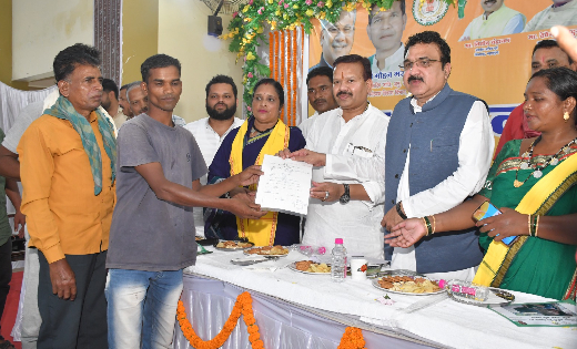 महासमुंद : विश्व आदिवासी दिवस के अवसर पर 100 विशेष पिछड़ी जनज... - CG Sandesh