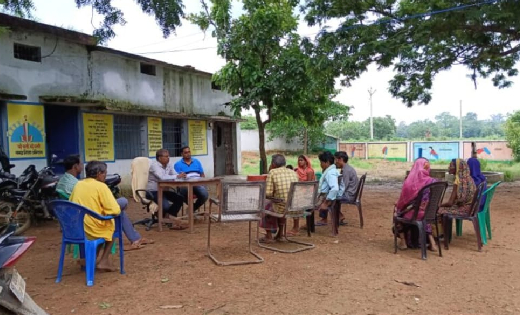 बसना : जन सहयोग से स्कूल मरम्मत करने का संकल्प - CG Sandesh