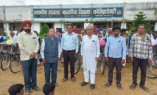 बसना : सरस्वती सायकल वितरण योजना के तहत छात्राओं को वितरित क... - CG Sandesh