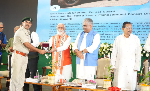महासमुंद : गज गौरव राष्ट्रीय पुरस्कार से सम्मानित हुए महासमु... - CG Sandesh