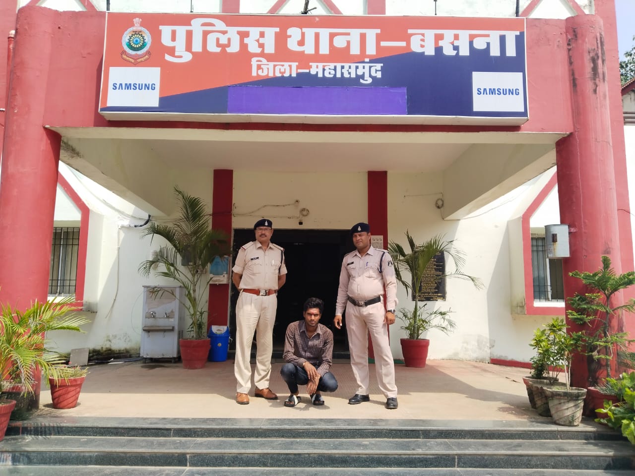 बलात्कार का आरोपी 4 घंटे में गिरफ्तार, बसना पुलिस की कार्यवा... - CG Sandesh