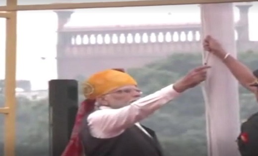PM मोदी ने लाल किले की प्राचीर से फहराया तिरंगा, 21 तोपों की... - CG Sandesh