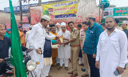 ईद मिलादुन्नबी पर बसना नगर में निकला जुलूस, हुई परचम कुशाई