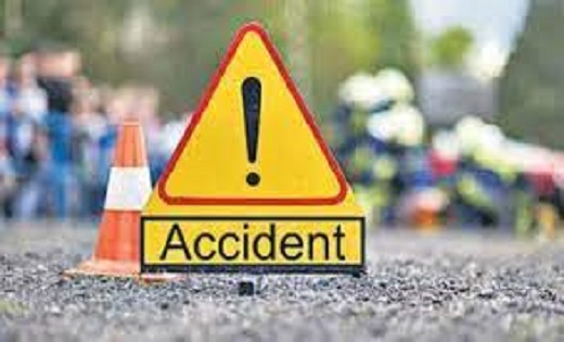 भीषण सड़क हादसा : तेज रफ़्तार कार ने 5 मजदूरों को कुचला...3 मज... - CG Sandesh