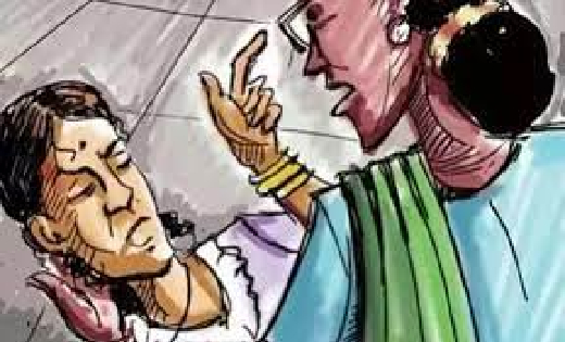 तेंदूकोना : हमें दारु में पकड़वाते हो कहकर माँ-बेटी ने महिला के साथ की मारपीट