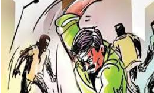 महासमुंद : उप सरपंच और उसके पति पर केन्द्रीय पुलिस बल के जवा... - CG Sandesh