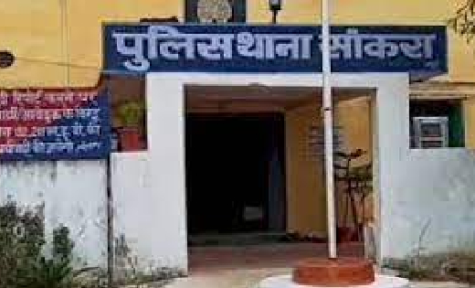 सांकरा : महिला समूह ने पकड़ी 135 लीटर शराब, आरोपी को किया पुल... - CG Sandesh