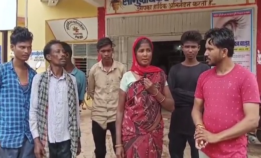 CG : परिजनों ने डॉक्टर पर लगाया लापरवाही का आरोप...साँप काटन... - CG Sandesh