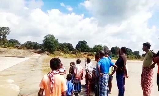 CG : मां समेत दो बच्ची नदी में बही...बस्तर फाइटर ने एक मासूम... - CG Sandesh