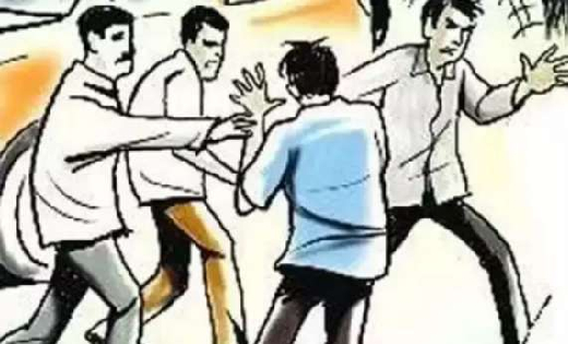तुमगांव : ओवरब्रिज के उपर NH-53 रोड पर युवक को जमकर पीटा, FIR दर्ज