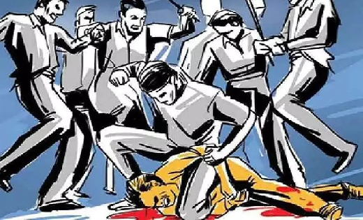 महासमुंद : फल ठेले वाले ने अपने साथियों के साथ मिलकर बस संचालक को पीटा
