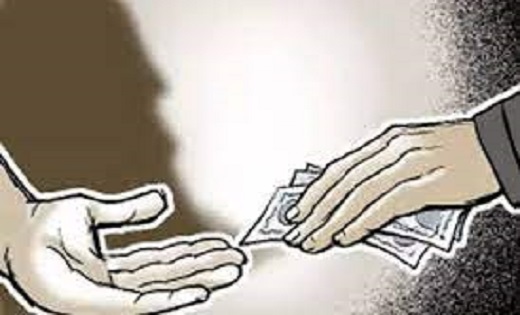 कसडोल थाना में पदस्थ दो आरक्षकों पर गिरा गाज...अवैध पैसा लेन... - CG Sandesh