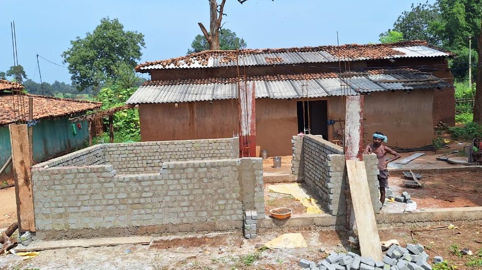 CG : खाते में किश्त आने से मजबूत नींव के साथ बनने लगा है सपन... - CG Sandesh