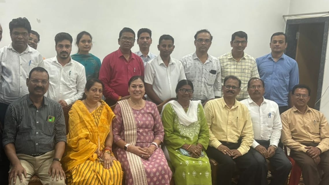 सरायपाली : मानद पीएचडीधारी शासकीय शिक्षकों के द्वारा नाम के ... - CG Sandesh