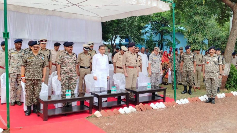 शहीद जवानों को छत्तीसगढ़ सरकार की ओर से मंत्री वर्मा ने दी श्... - CG Sandesh