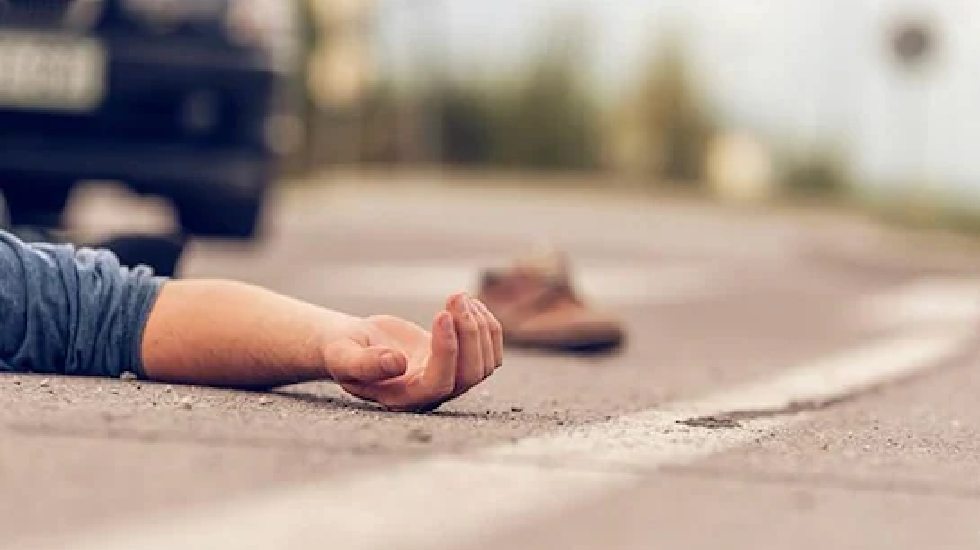पिथौरा : फल खरीदकर घर लौट रहे व्यक्ति की सड़क हादसे में मौत - CG Sandesh