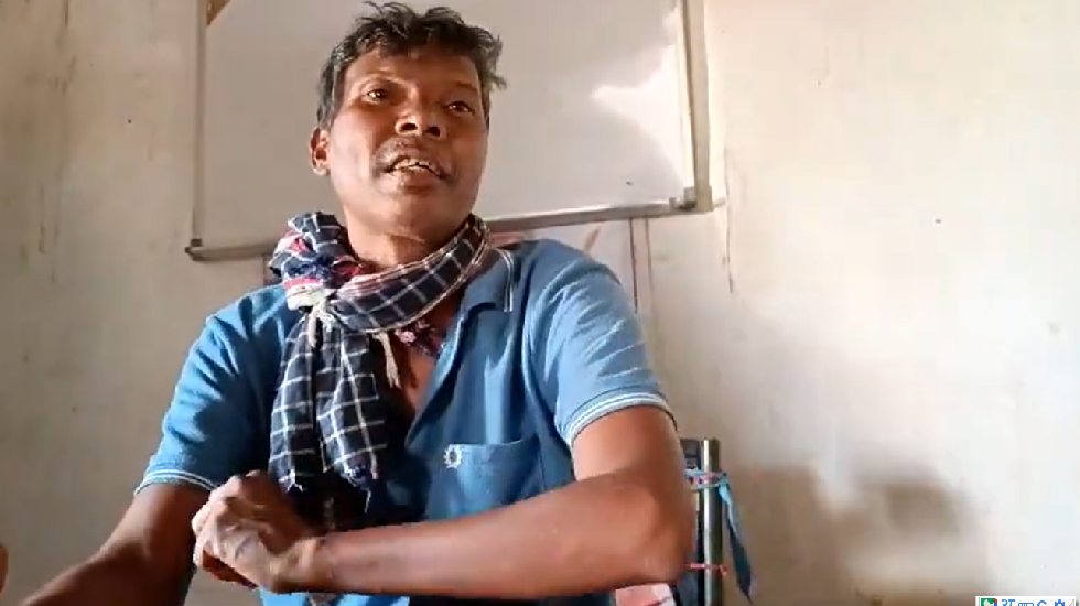 CG : शराब के नशे में स्कूल पहुंचा शिक्षक - CG Sandesh