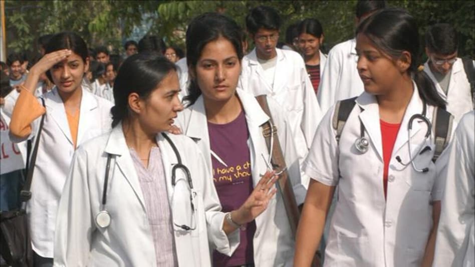 CG ब्रेकिंग : मेडिकल कॉलेज के छात्रों के लिए बड़ी खबर, पढ़ाई ... - CG Sandesh