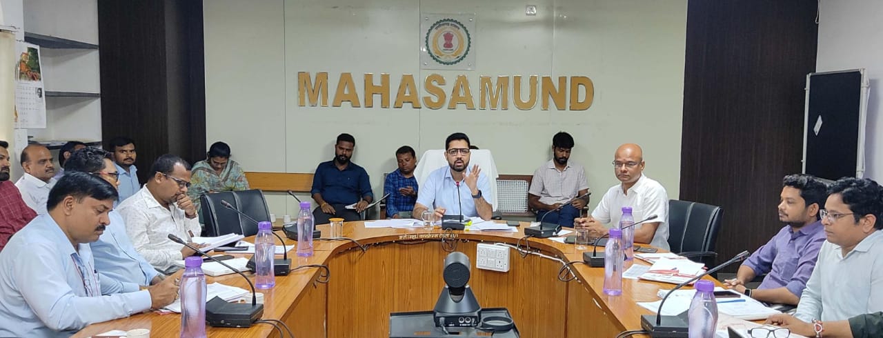 महासमुंद : कलेक्टर ने ली समय-सीमा की बैठक, सड़को पर आने वाले ... - CG Sandesh