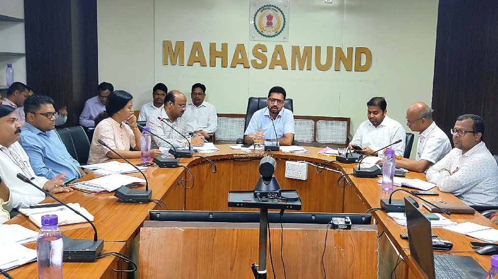 महासमुंद : कलेक्टर ने की समर्थन मूल्य पर धान खरीदी की तैयारि... - CG Sandesh