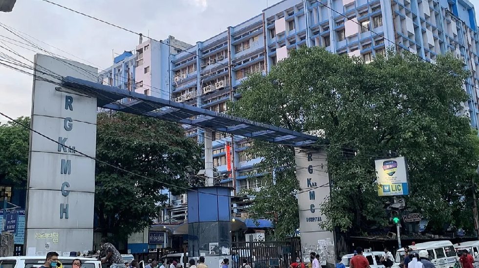 कोलकाता काण्ड : आरजी कर अस्पताल के 50 वरिष्ठ चिकित्सकों ने इ... - CG Sandesh