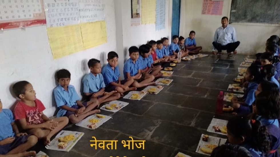 बसना : छोटेटेमरी में न्योता भोज का आयोजन - CG Sandesh
