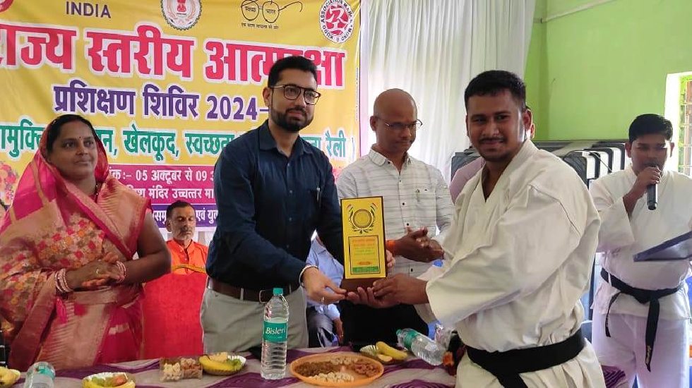 बसना : राज्य स्तरीय आत्मरक्षा प्रशिक्षण शिविर का कलेक्टर लंग... - CG Sandesh