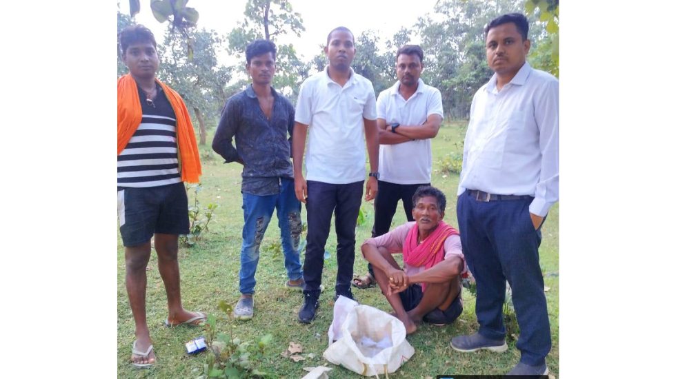 पिथौरा : आबकारी विभाग ने जप्त की 8.4 लीटर शराब - CG Sandesh
