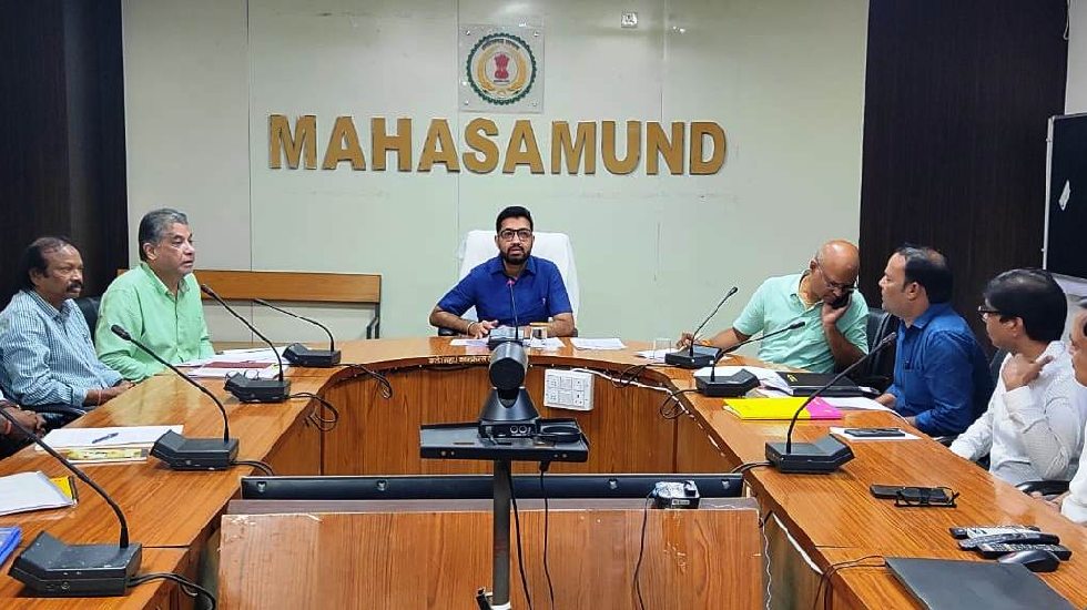 महासमुंद : कलेक्टर लंगेह ने राइस मिलर्स की बैठक लेकर कस्टम म... - CG Sandesh