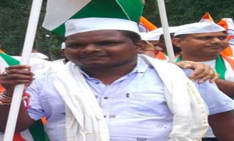 CG : नक्सलियों ने दिनदहाड़े कुल्हाड़ी और चाकू से हमला कर की का... - CG Sandesh
