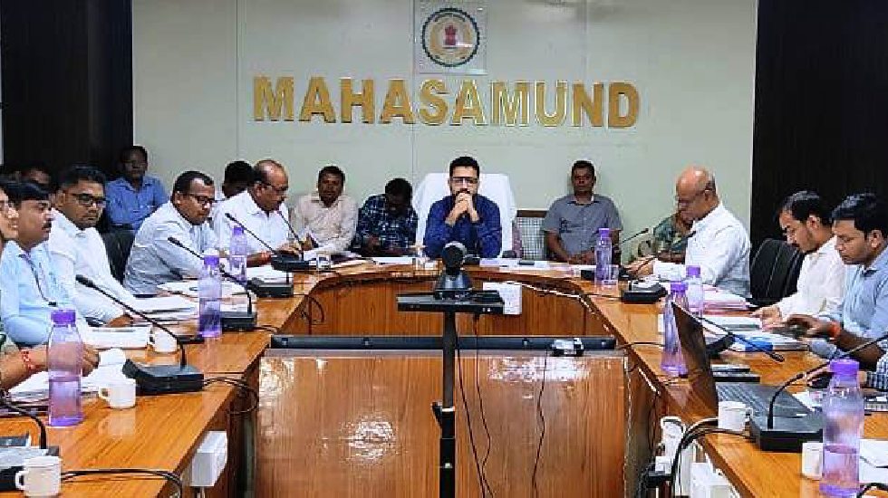 महासमुंद : शासन की योजनाओं का प्राथमिकता के साथ पात्र लाभार्... - CG Sandesh