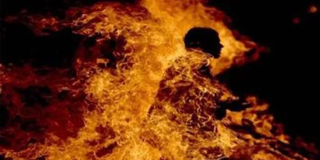 CG : दुकान के सामने पेशाब करने पर दोस्त ने दोस्त को जिंदा जल... - CG Sandesh