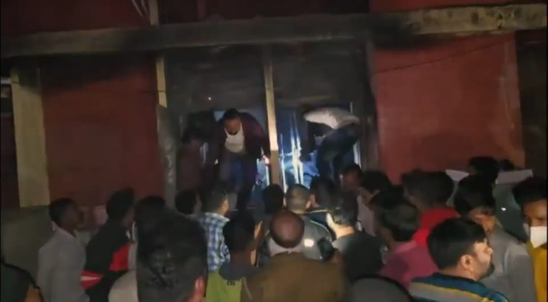 BREAKING NEWS : मेडिकल कॉलेज के चिल्ड्रेन वार्ड में लगी भीषण... - CG Sandesh